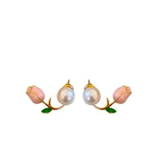 NIB🌷Baby pink tulip stud earrings